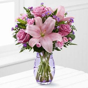 The FTD� Graceful Wonder� Bouquet by Better Homes and Gardens� 